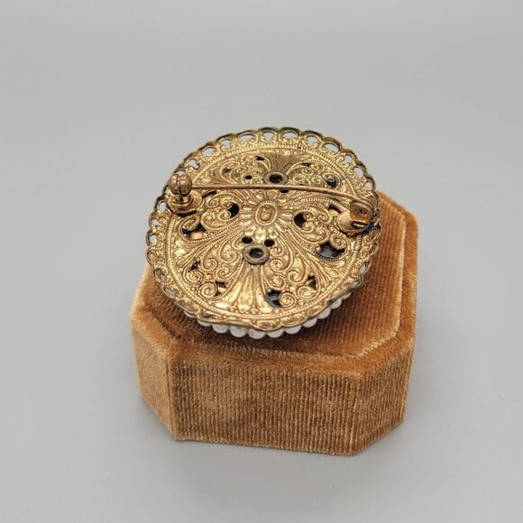 UNBRANDED Vintage Cameo Brooch - Picture 2 of 5